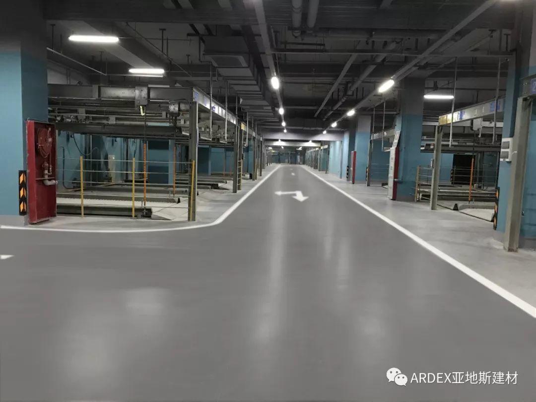 體驗升級！本色水泥基自流平系統重塑2萬平地下車庫，不僅僅是感官